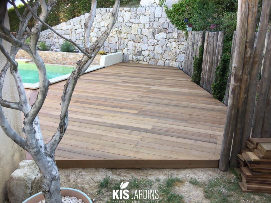 Terrasse en bois sur plots PVC